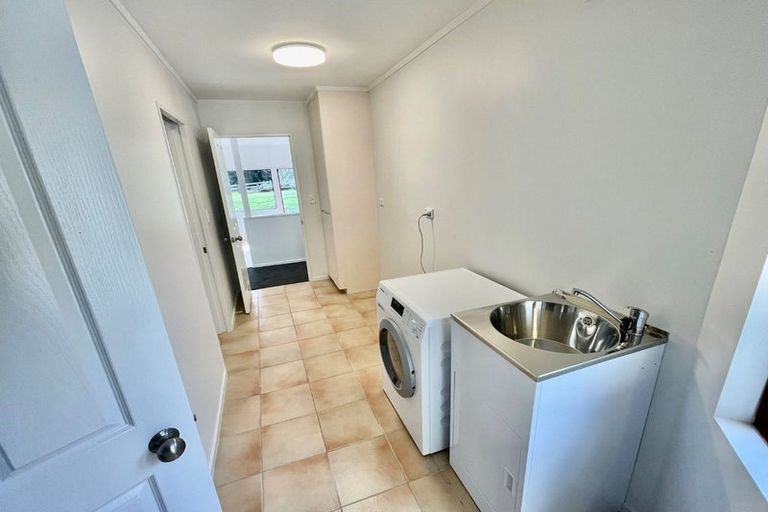 Photo of property in 169 Vaughans Road, Okura, Albany, 0792