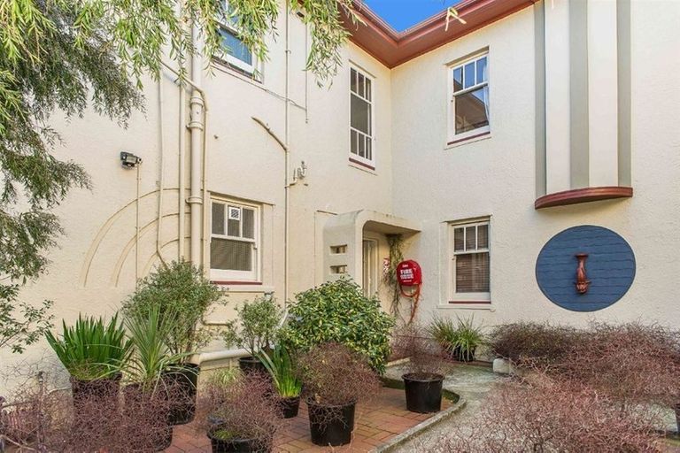 Photo of property in Zena Court, 1/11 Dufferin Street, Mount Victoria, Wellington, 6021