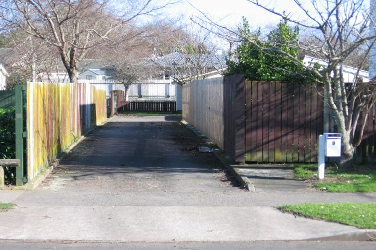 Photo of property in 9 Crewe Crescent, Hokowhitu, Palmerston North, 4410