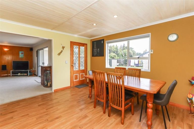 Photo of property in 24 Kowhai Street, Inglewood, 4330
