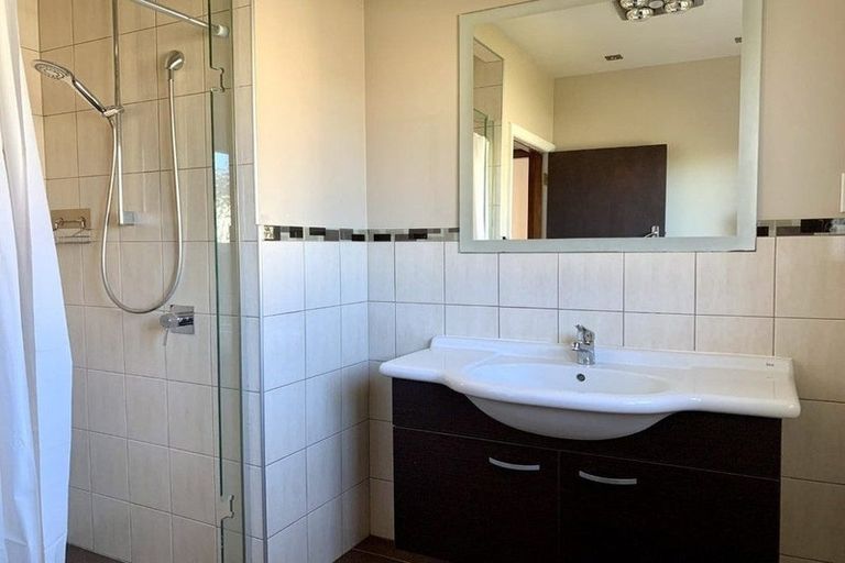 Photo of property in 86 Mcleod Road, Te Atatu South, Auckland, 0610