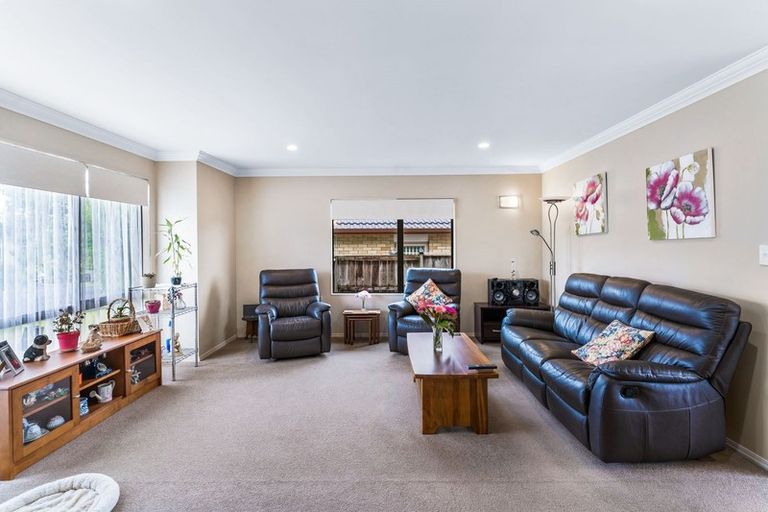 Photo of property in 44 Rush Creek Drive, Westgate, Auckland, 0614