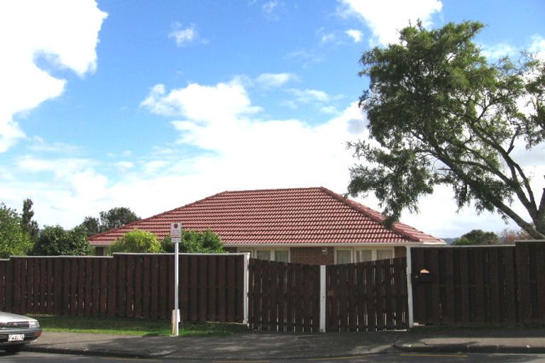 Photo of property in 2 Keru Place, Te Atatu South, Auckland, 0610