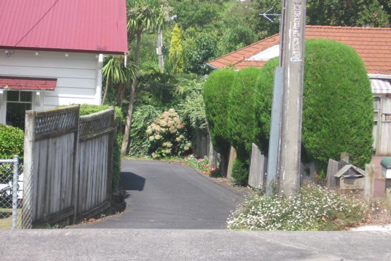 Photo of property in 1/66 Nile Road, Milford, Auckland, 0620