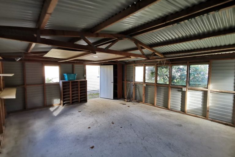 Photo of property in 4a Thurleigh Grove, Karori, Wellington, 6012