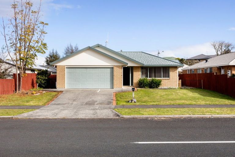 Photo of property in 8a Lloyd Drive, Nawton, Hamilton, 3200