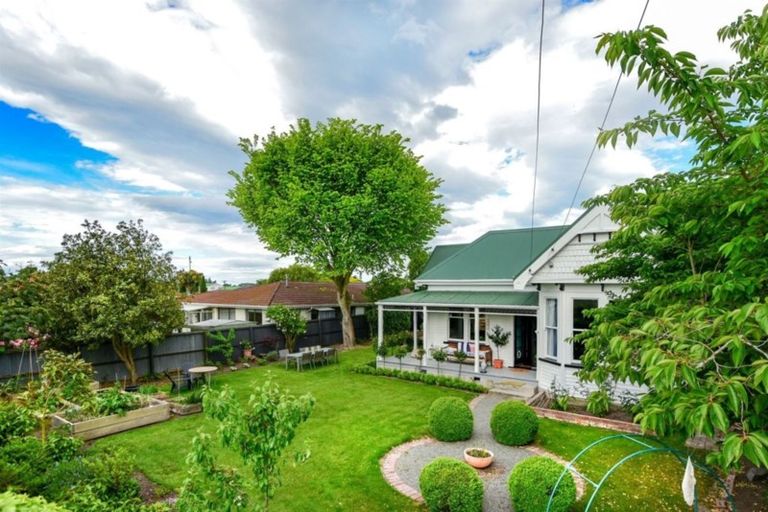 Photo of property in 12 Tyrone Street, Belfast, Christchurch, 8051