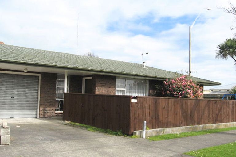 Photo of property in 2 Worcester Street, West End, Palmerston North, 4410