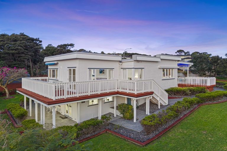 Photo of property in 105 Glendhu Road, Bayview, Auckland, 0629