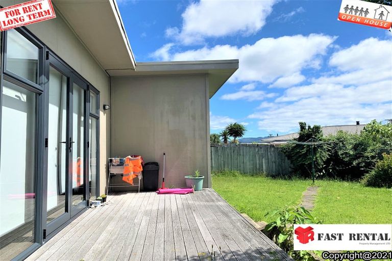 Photo of property in 15 Ozich Avenue, Te Atatu South, Auckland, 0610