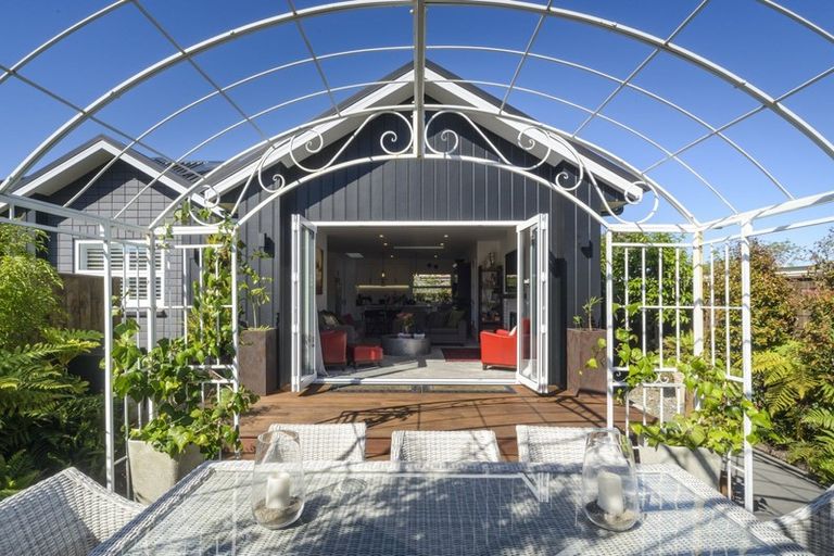 Photo of property in 34a Frederick Street, Terrace End, Palmerston North, 4410