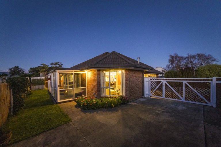 Photo of property in 25 Stewart Crescent, Hokowhitu, Palmerston North, 4410