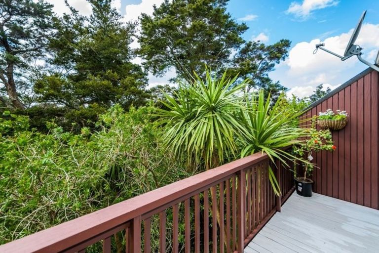 Photo of property in 2/112 Coronation Road, Hillcrest, Auckland, 0627