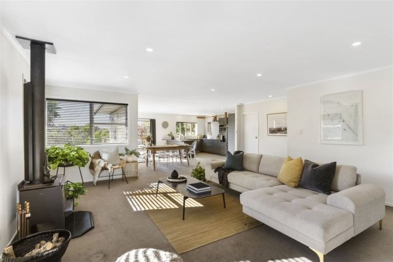 Photo of property in 61 Verbena Road, Birkdale, Auckland, 0626