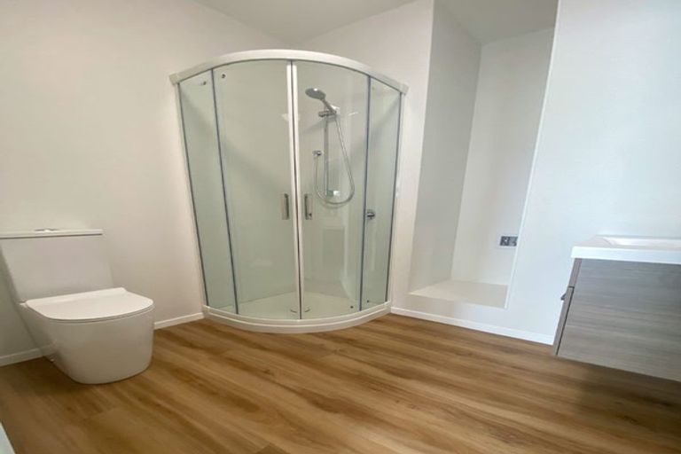 Photo of property in 2/2a Gibbons Street, Upper Hutt, 5018