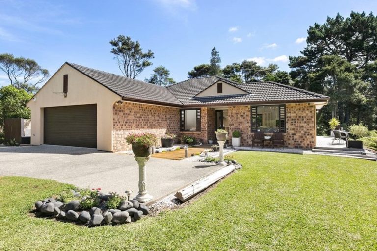 Photo of property in 240 Pine Valley Road, Dairy Flat, Silverdale, 0992