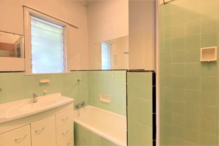 Photo of property in 57 Exmouth Road, Northcote, Auckland, 0627