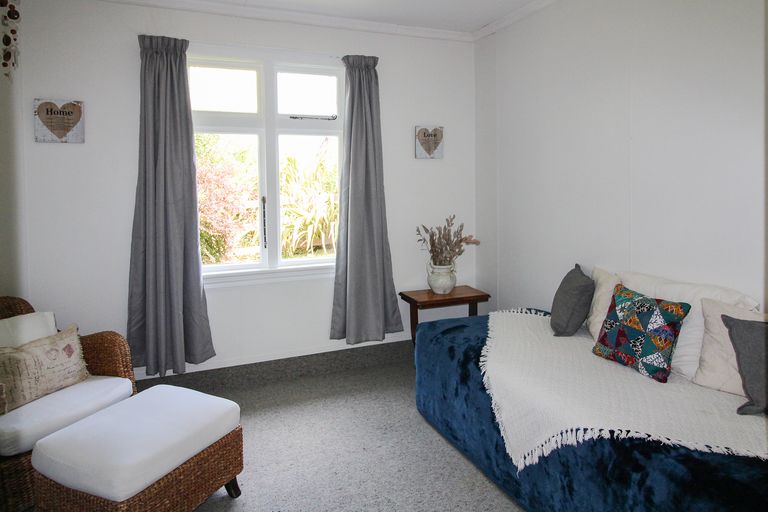 Photo of property in 52 Wellington Street, Enfield, Oamaru, 9491