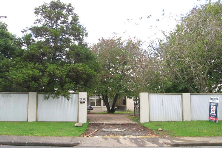 Photo of property in 25 Woodvale Road, Glen Eden, Auckland, 0602