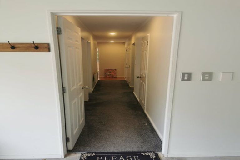 Photo of property in 3/18 Pleasant Road, Glen Eden, Auckland, 0602