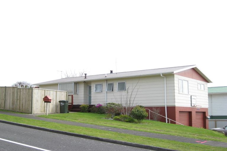 Photo of property in 1 Erica Place, Bell Block, New Plymouth, 4312