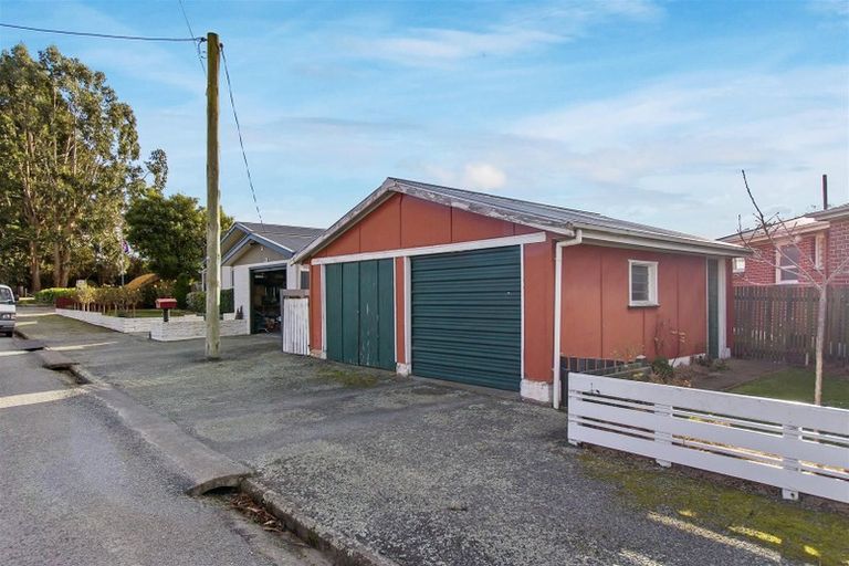 Photo of property in 8 Hughes Street, Waimate, 7924