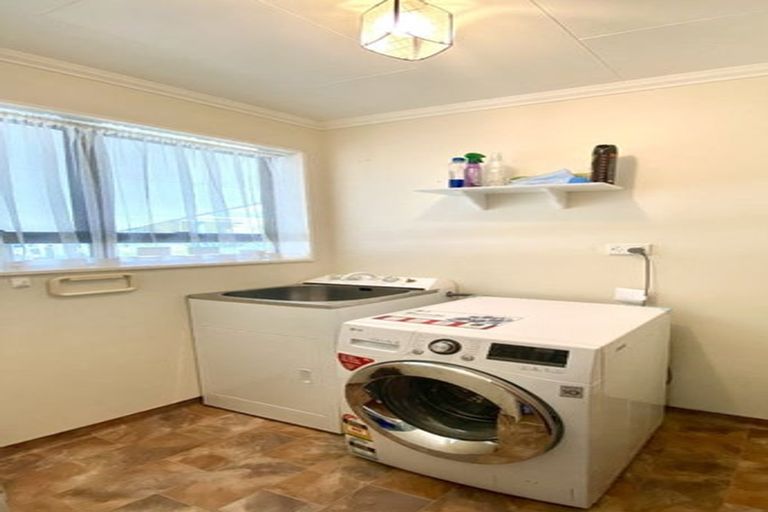 Photo of property in 122 California Drive, Totara Park, Upper Hutt, 5018