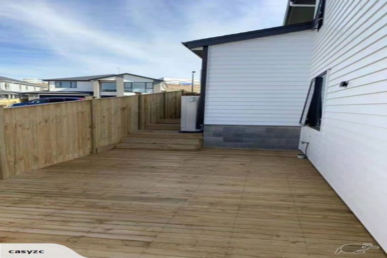 Photo of property in 18 Rathmullen Place, Pinehill, Auckland, 0632