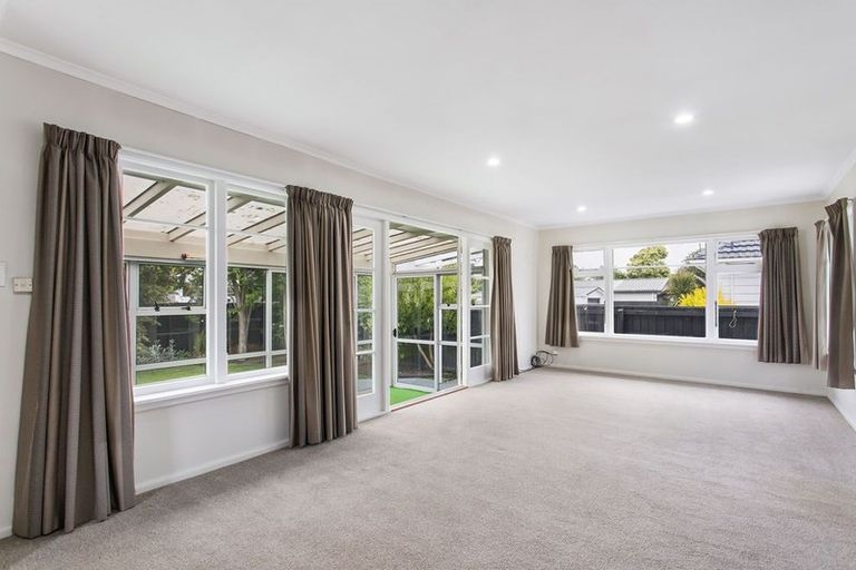 Photo of property in 8 Ravenna Street, Avonhead, Christchurch, 8042