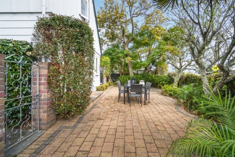 Photo of property in 1/14 Otakau Road, Milford, Auckland, 0620