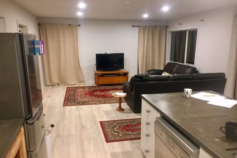 Photo of property in 7 Sauterne Road, Kumeu, 0810