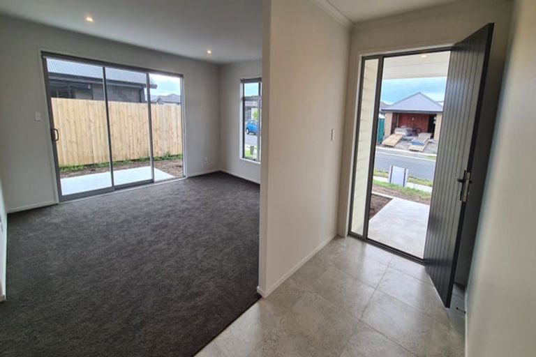Photo of property in 23 Saint Michael Crescent, One Tree Point, 0118