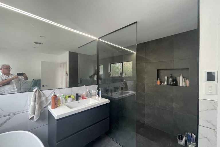 Photo of property in 10 Linwood Way, Island Bay, Wellington, 6023