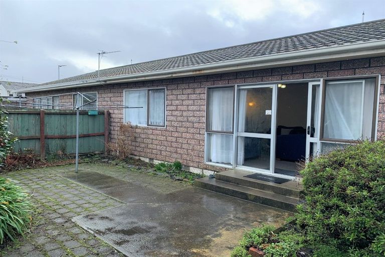 Photo of property in 2/84 Fairfield Avenue, Addington, Christchurch, 8024