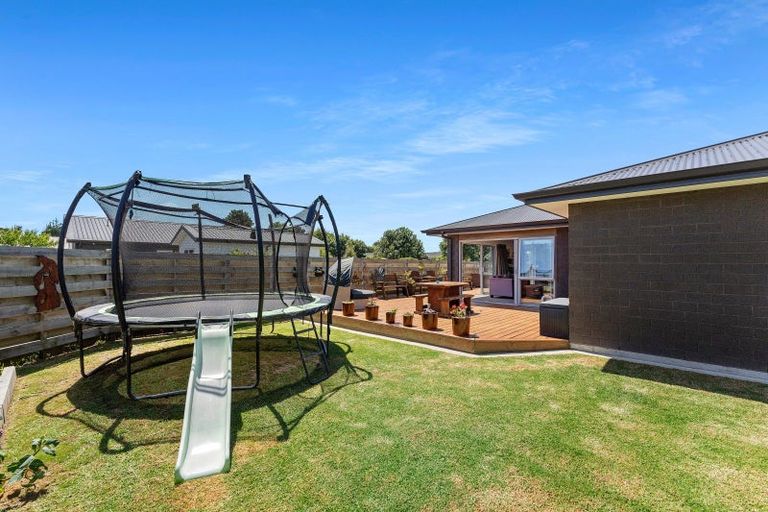 Photo of property in 12 Tamihana Street, Otaki, 5512