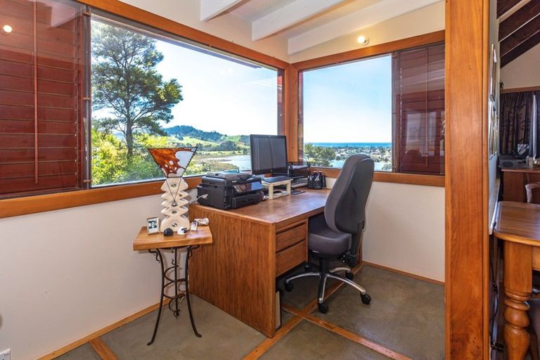 Photo of property in 2 Hinemoa Terrace, Tairua, 3508