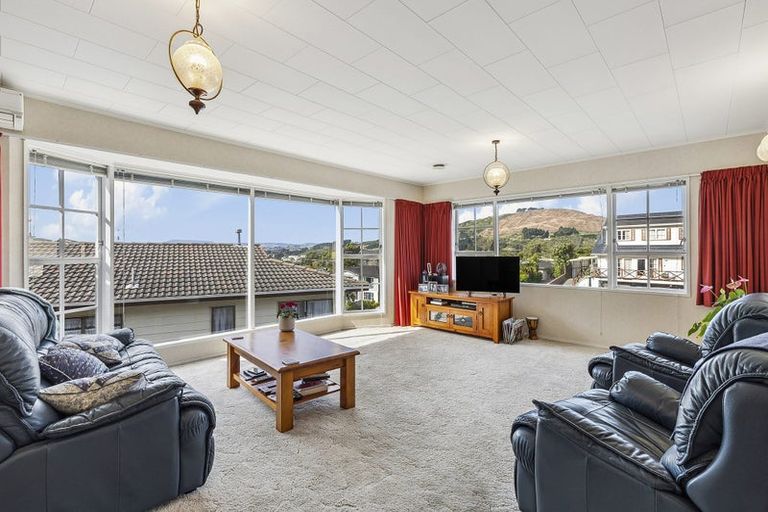 Photo of property in 34 Fyvie Avenue, Tawa, Wellington, 5028