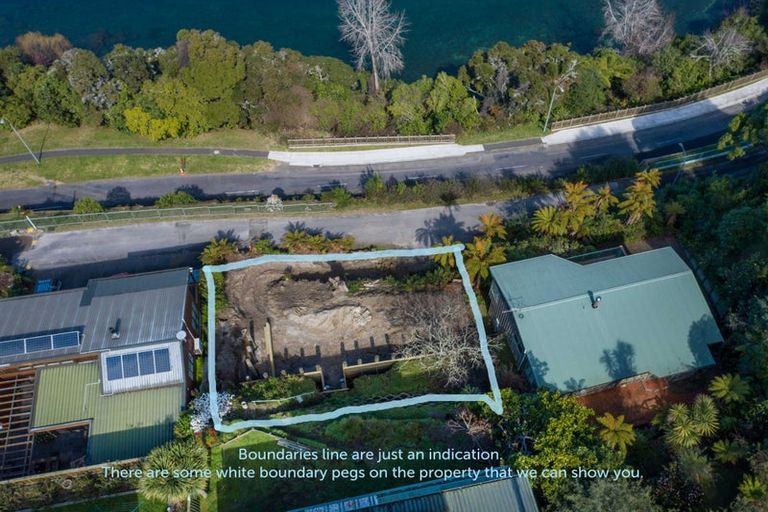 Photo of property in 828 Wily Terrace, Acacia Bay, Taupo, 3330