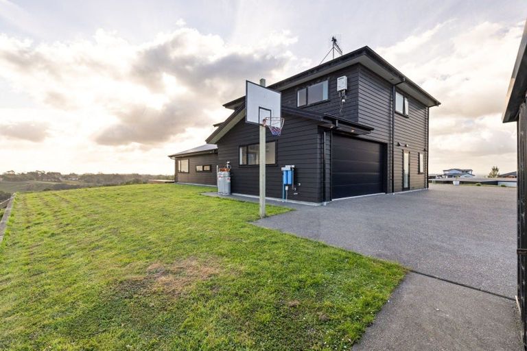 Photo of property in 3 Lealands Lane, Aokautere, Palmerston North, 4471