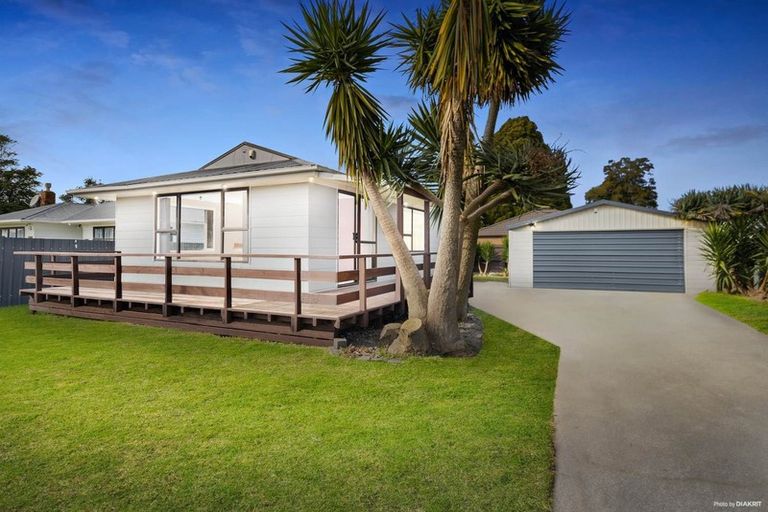 Photo of property in 2/42 Sutton Crescent, Papakura, 2110