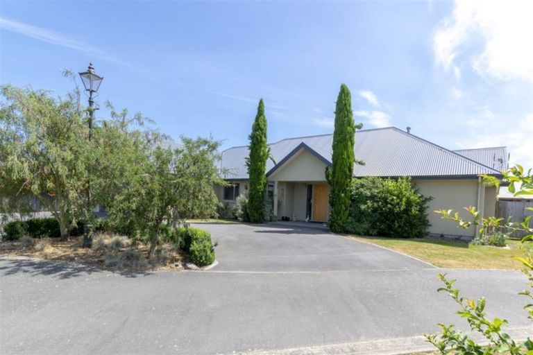 Photo of property in 13 Calvandra Grove, Rangiora, 7400