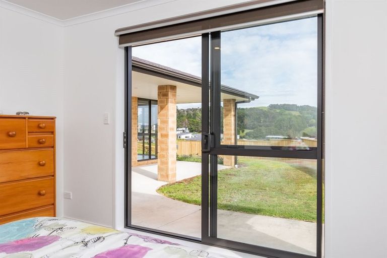 Photo of property in 5 Ngaio Close, Mangawhai, 0505