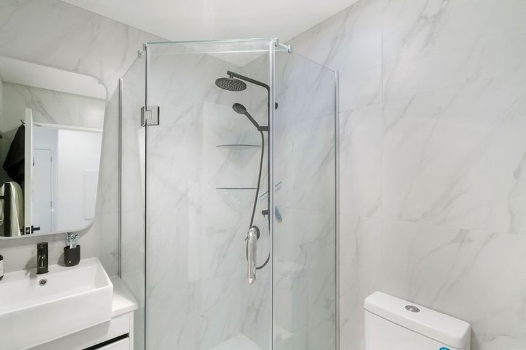 Photo of property in 2/87 Astley Avenue, New Lynn, Auckland, 0600