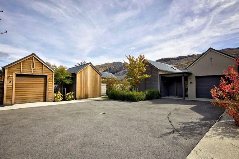 Photo of property in 2 Ploughmans Lane, Arrowtown, 9371