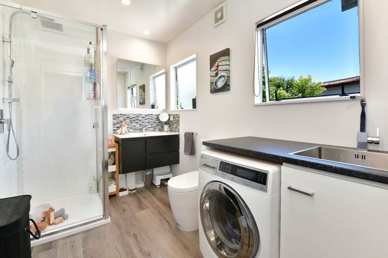 Photo of property in 2/4 Kenneth Hopper Place, Manly, Whangaparaoa, 0930