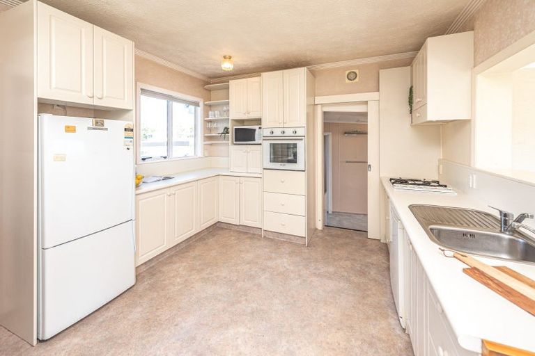 Photo of property in 14 Rawhiti Place, Saint Johns Hill, Whanganui, 4501