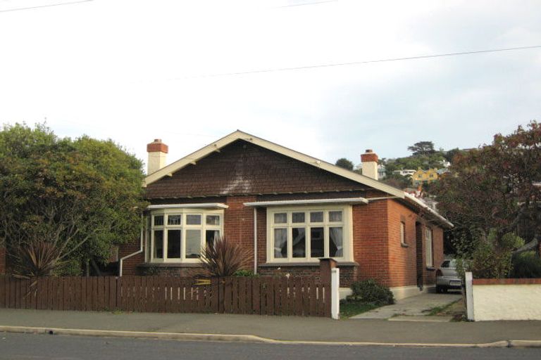 Photo of property in 35 Beach Street, Saint Clair, Dunedin, 9012