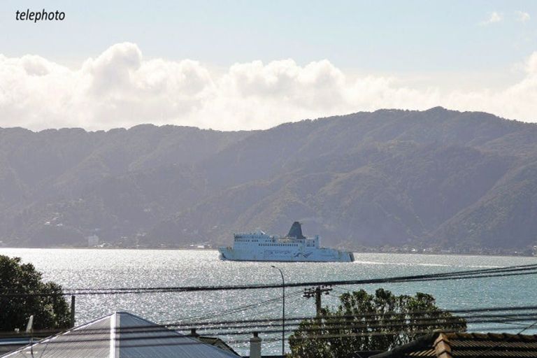 Photo of property in 1/38 Ferry Street, Seatoun, Wellington, 6022