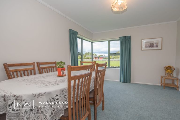 Photo of property in 15 Malcolm Gillies Grove, Totara Park, Upper Hutt, 5018