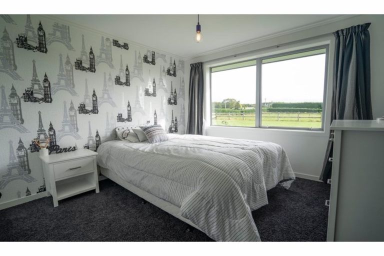 Photo of property in 15 Wilcox Road, Seaward Bush, Invercargill, 9871